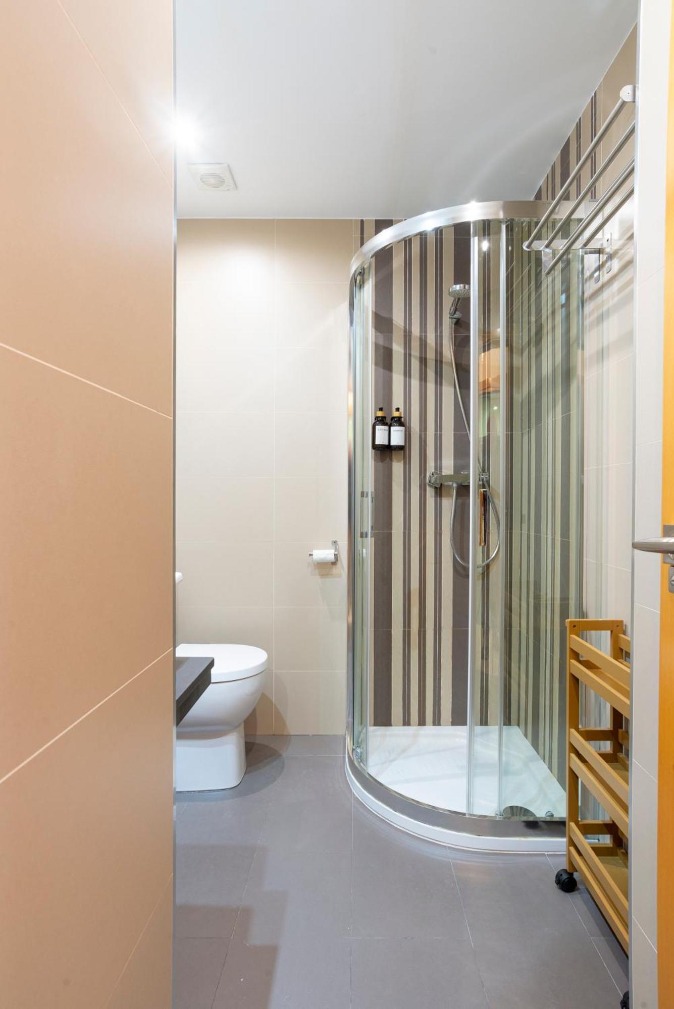 Apartment & Pool In Malaga City Center Bagian luar foto
