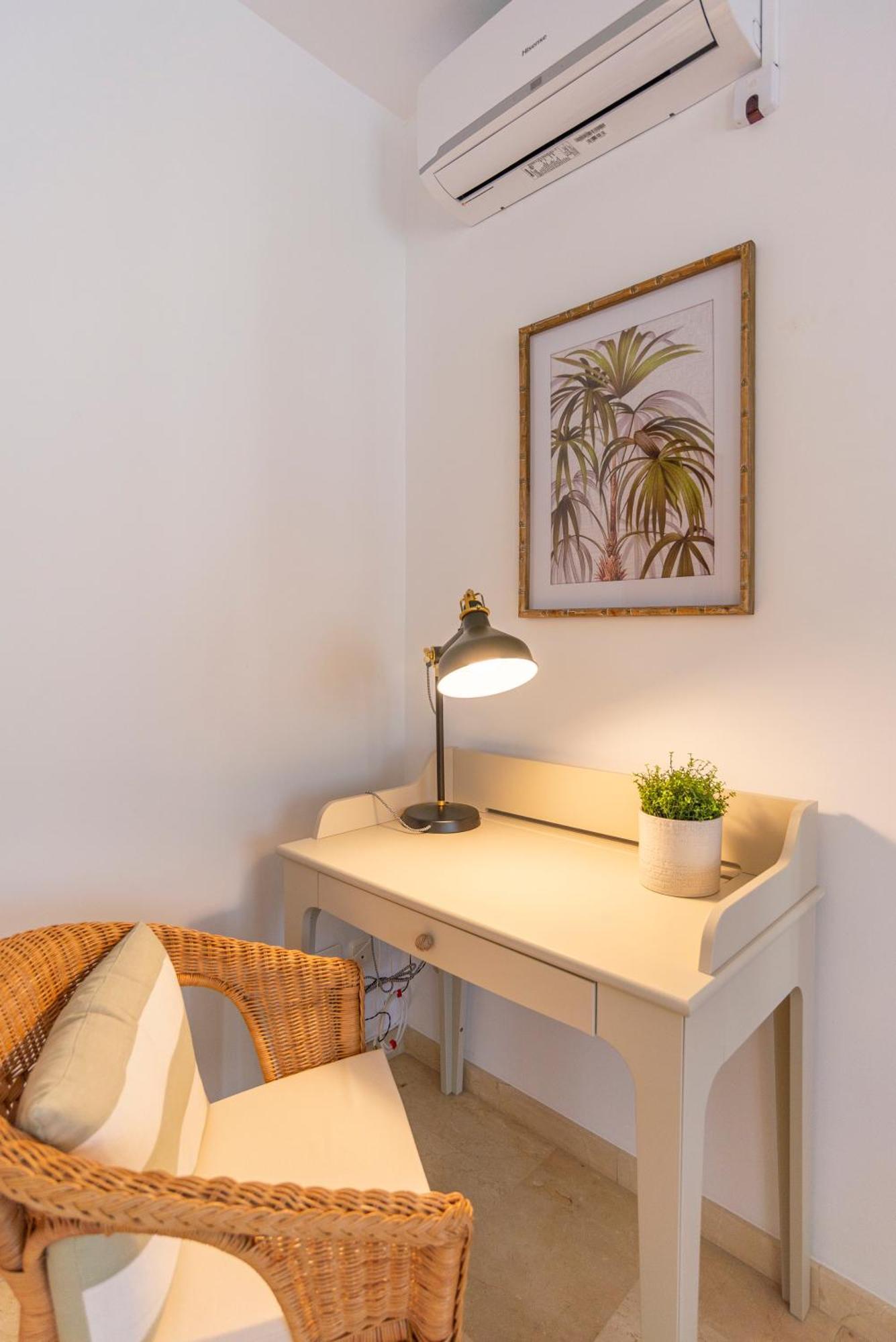 Apartment & Pool In Malaga City Center Bagian luar foto