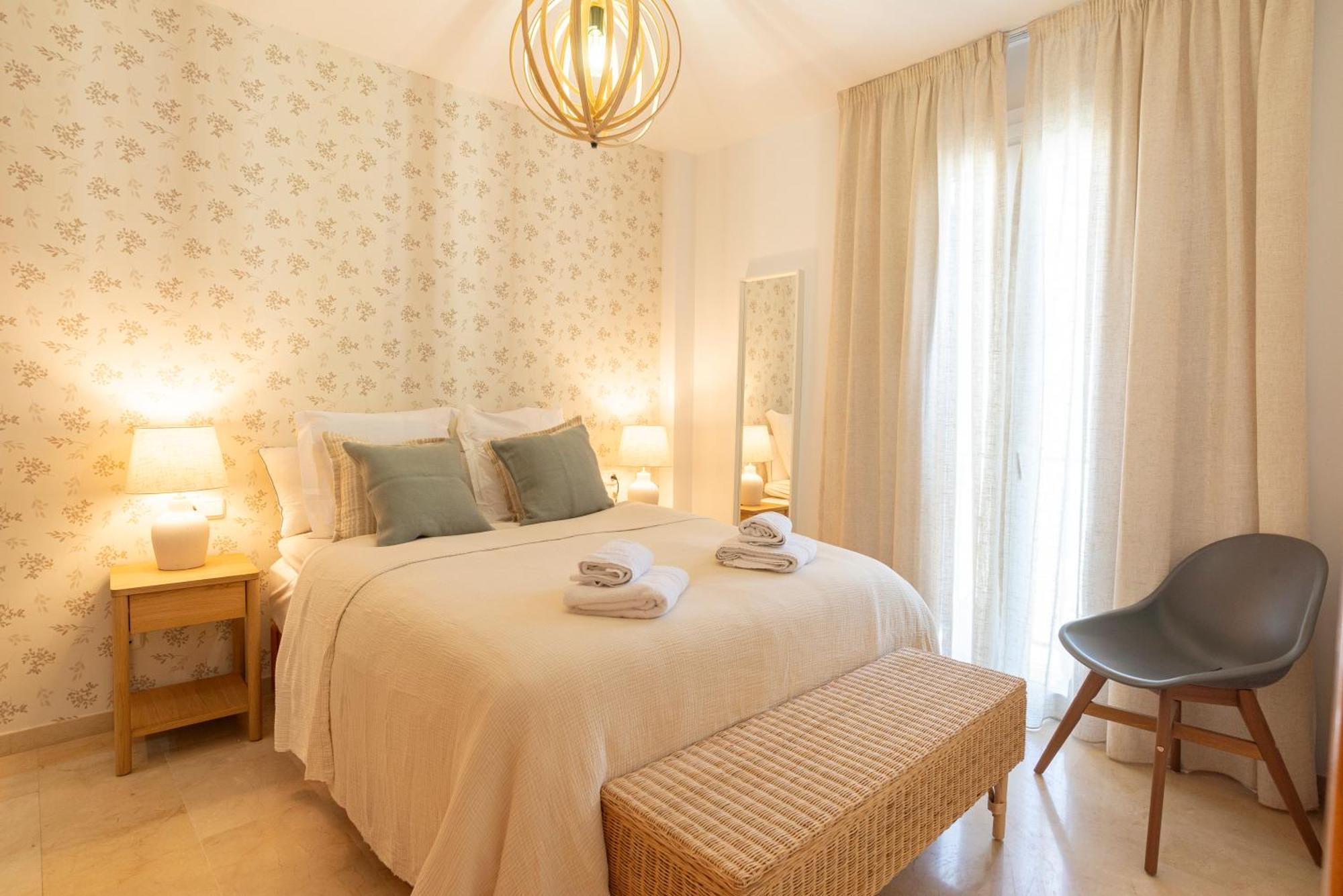Apartment & Pool In Malaga City Center Bagian luar foto