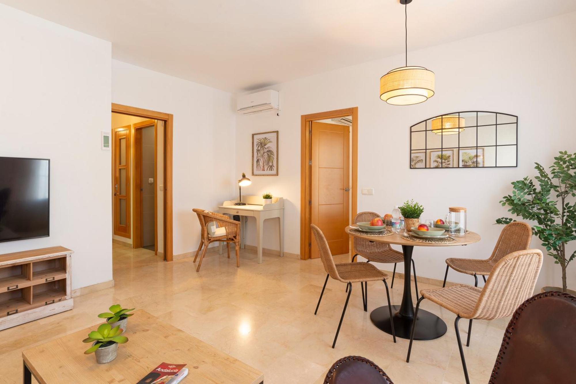 Apartment & Pool In Malaga City Center Bagian luar foto