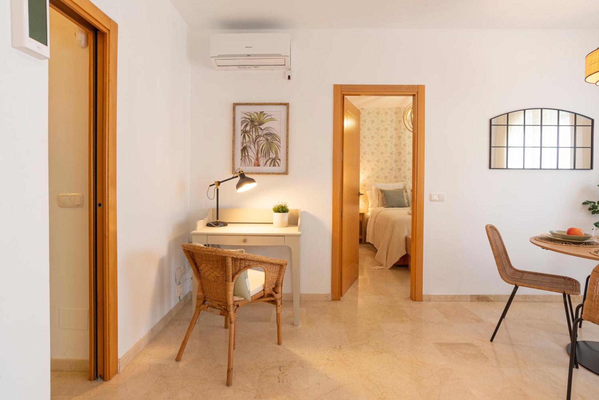 Apartment & Pool In Malaga City Center Bagian luar foto