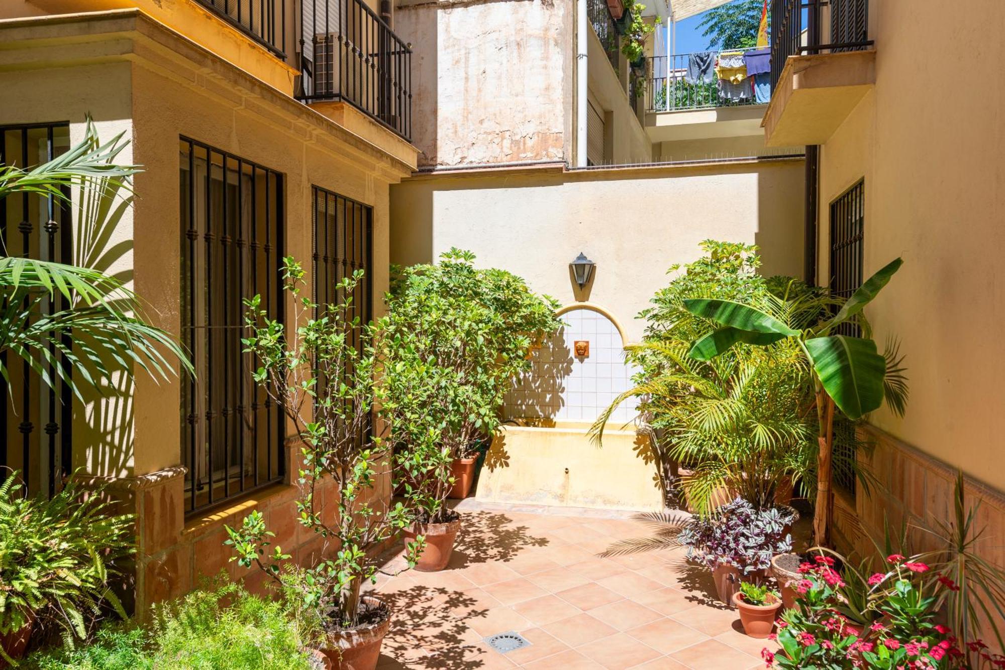 Apartment & Pool In Malaga City Center Bagian luar foto
