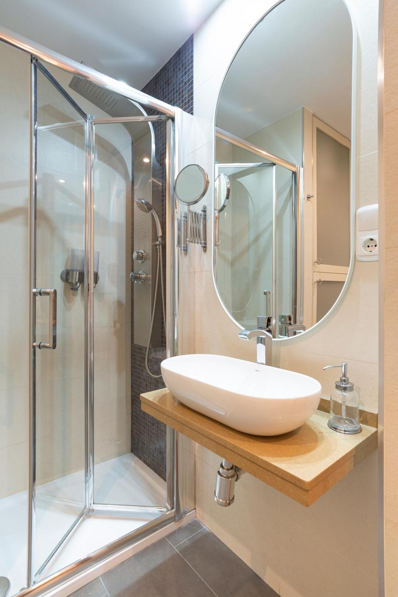 Apartment & Pool In Malaga City Center Bagian luar foto