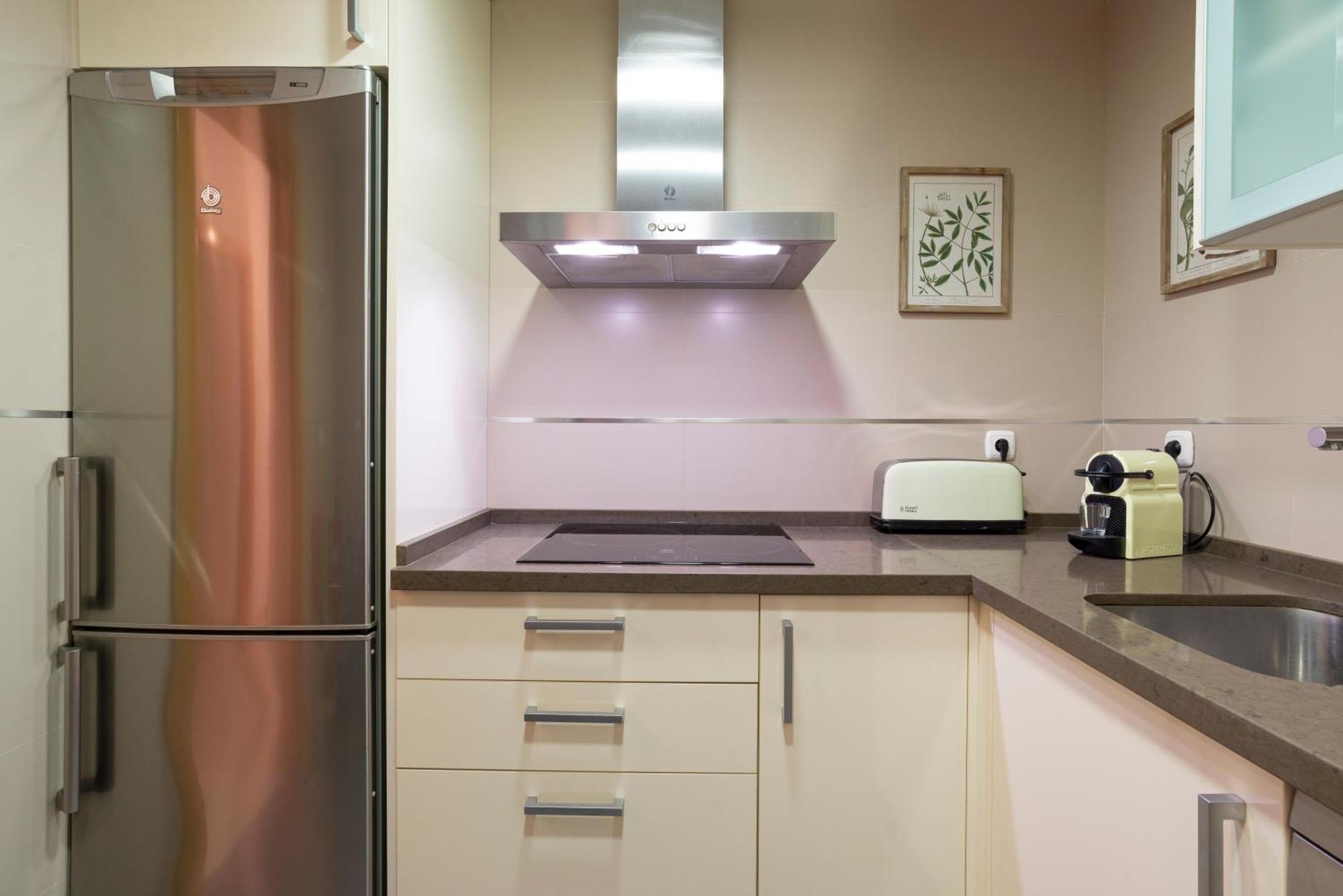 Apartment & Pool In Malaga City Center Bagian luar foto